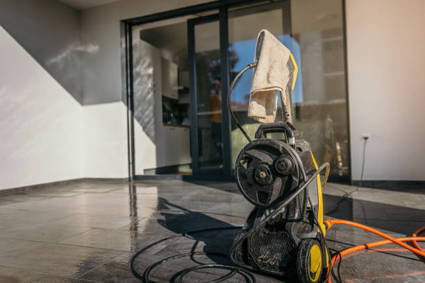 Best Animal Enclosure Cleaning  in Independence, IA